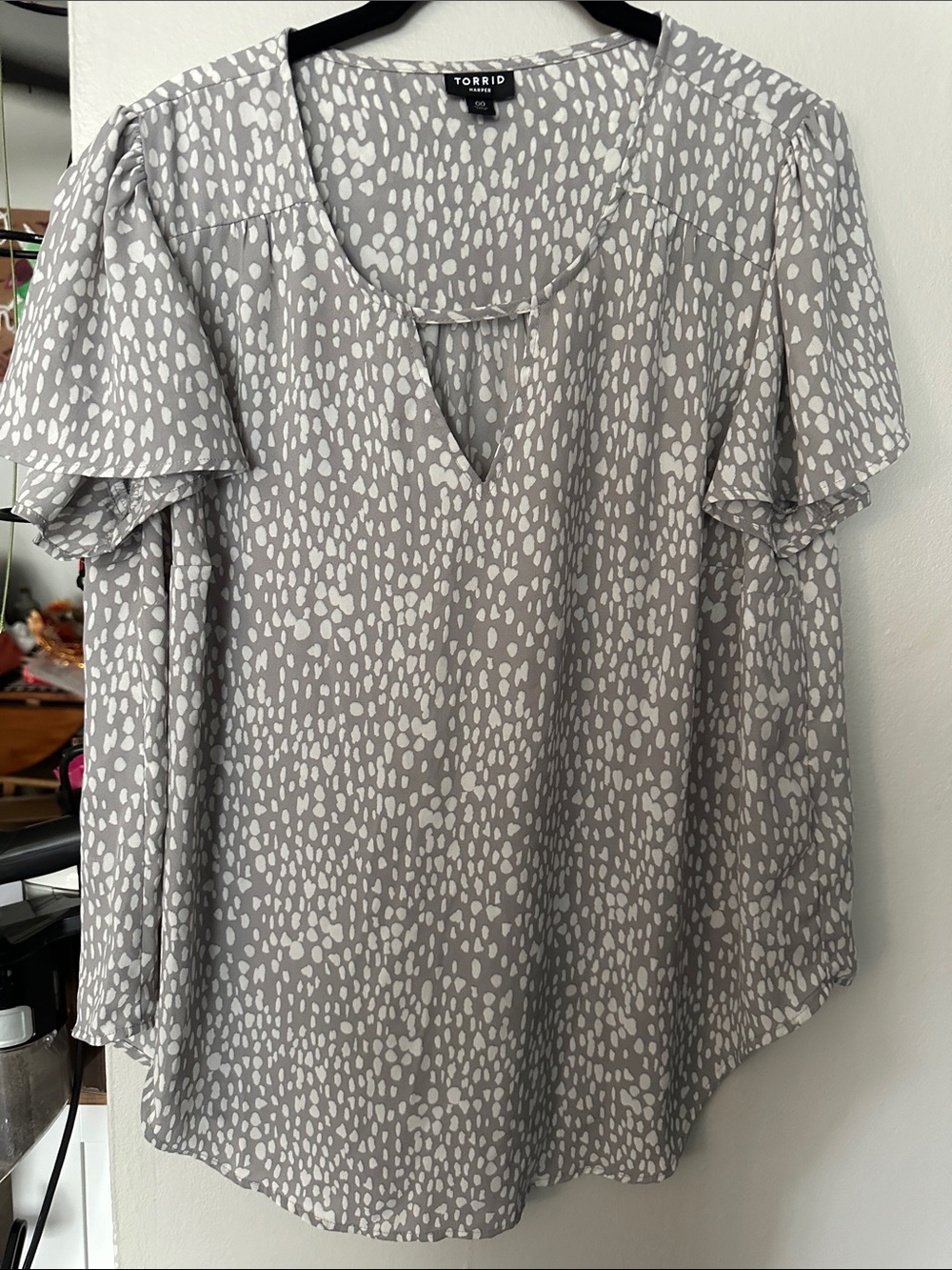 torrid Gray and White Spot-Print Flutter Sleeve Blouse